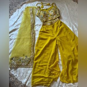 Elegant Yellow Embroidered Jumpsuit – Traditional 3-Piece Set – Size Large